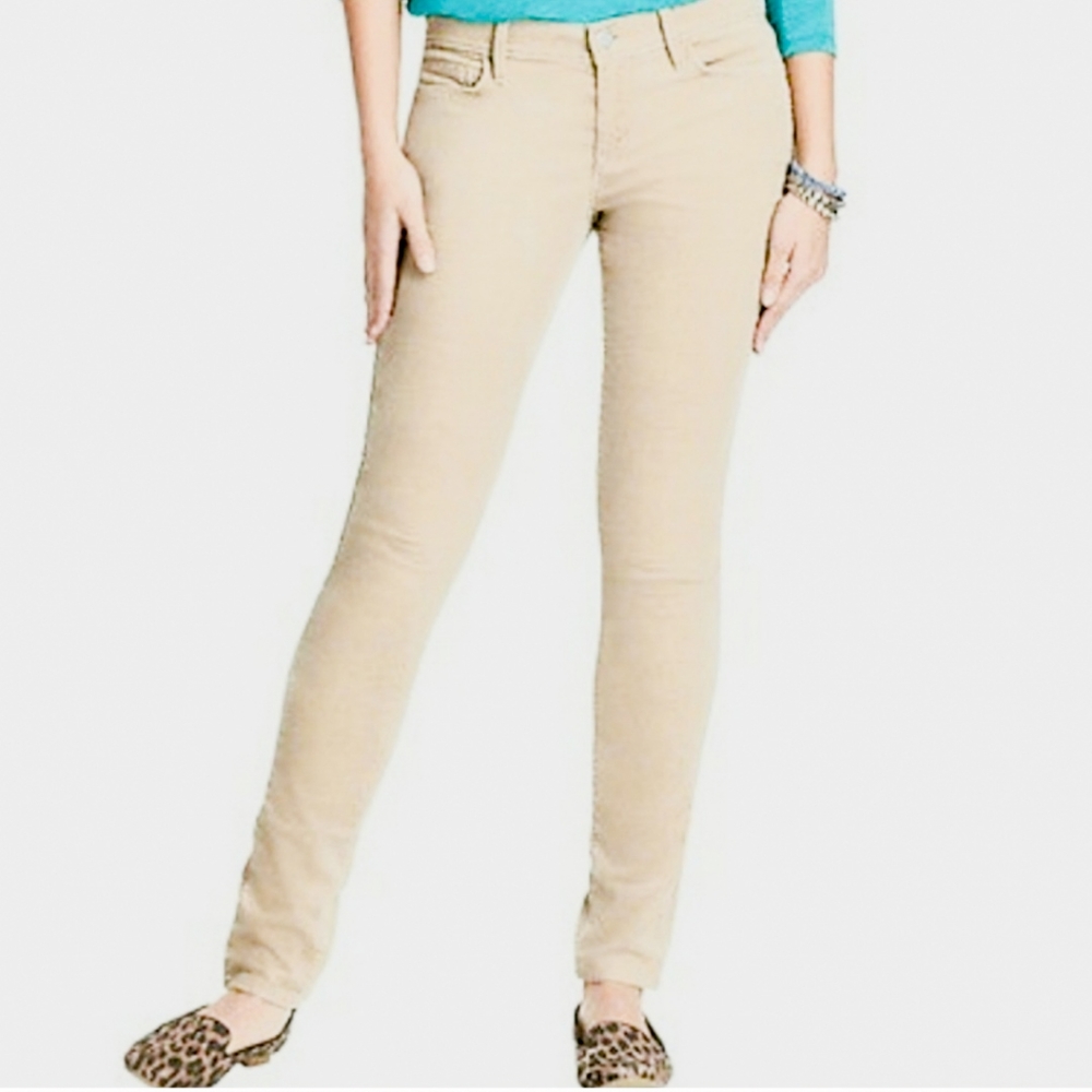 NWT Loft Modern Skinny Corduory 25/0 P